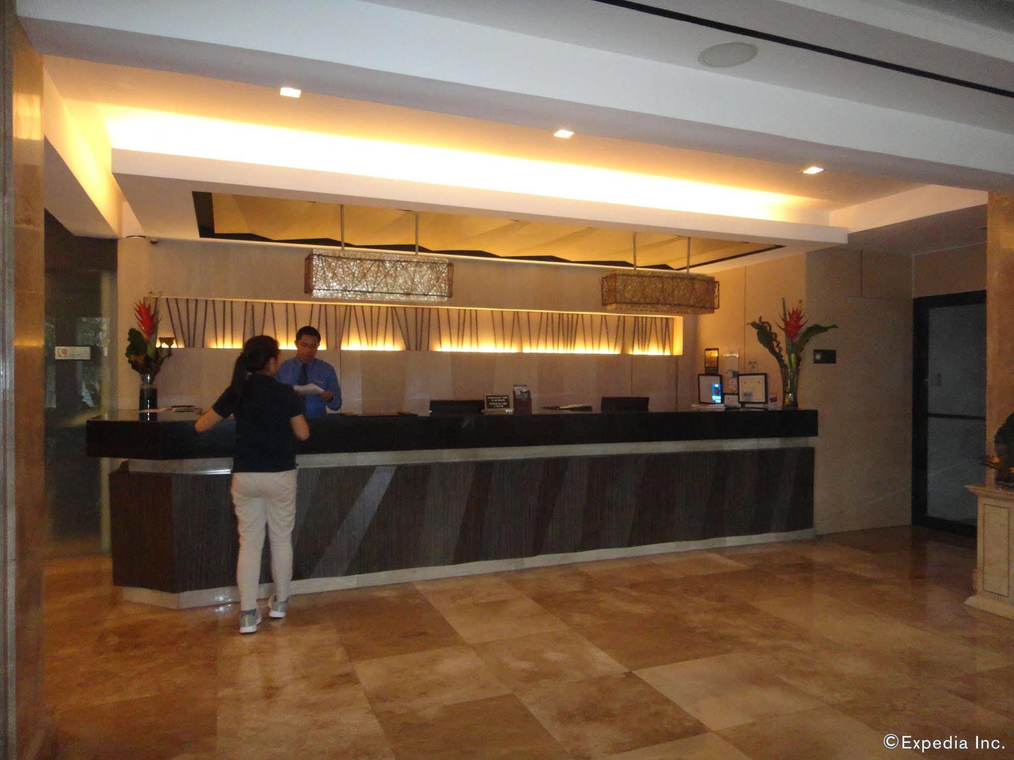 Cebu Grand Hotel Exterior foto